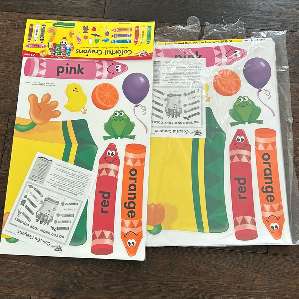 NEW 21 piece Colorful Crayons Deciration 6 pieces!!